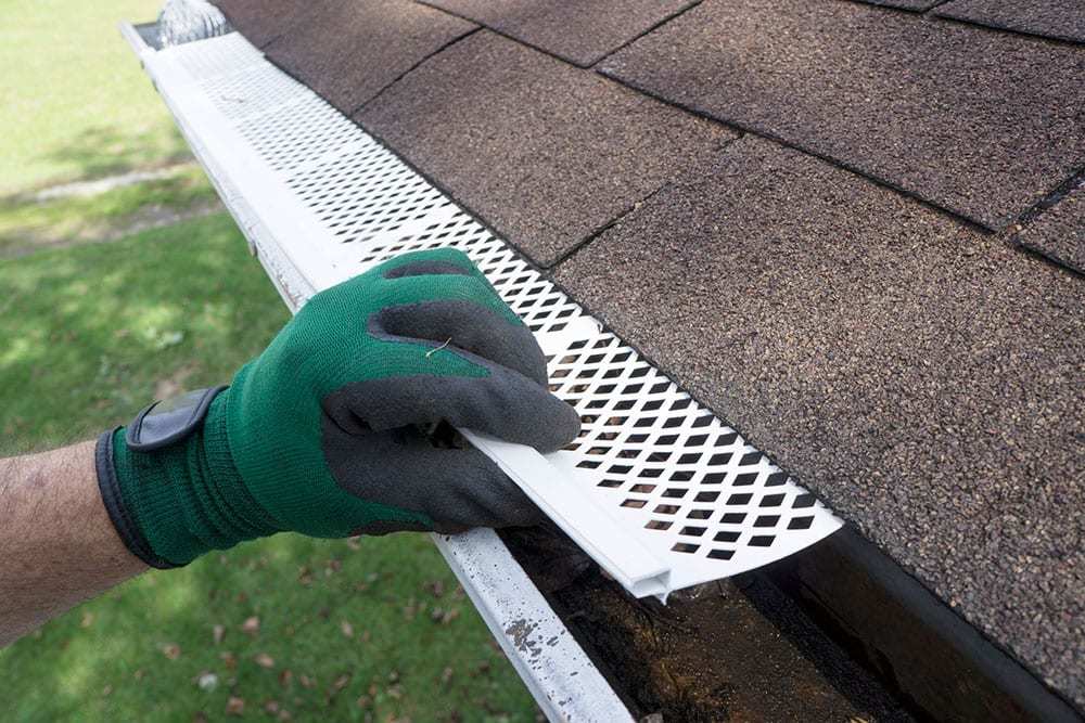 Installation-of-Plastic-Screen-Gutter-Guards